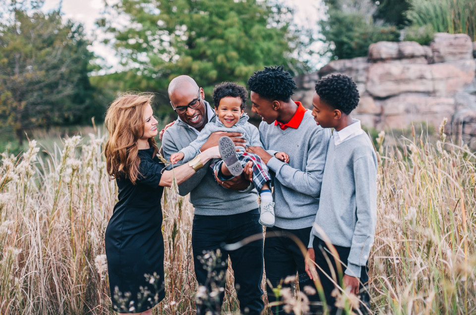 What to Look for When Hiring a Family Photographer?