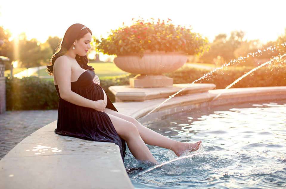 Three Best Reasons To Hire A Photographer For Maternity Photography In Orange County